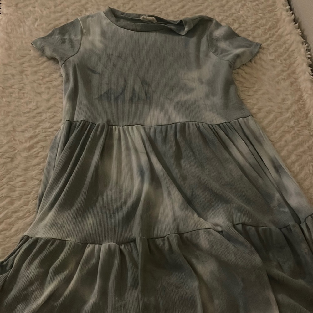green dress